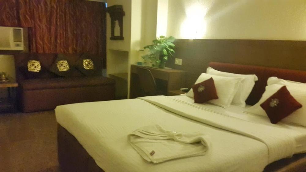 Hotel Samraj Mumbai Bagian luar foto